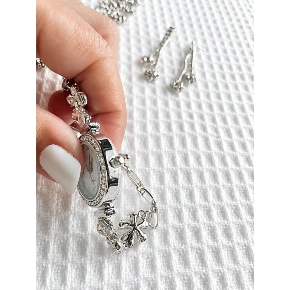 Beautiful Jewelry Set - Picture 4 of 5